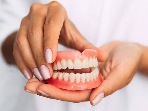 <strong>O que leva à perda de dentes e que soluções existem?</strong>